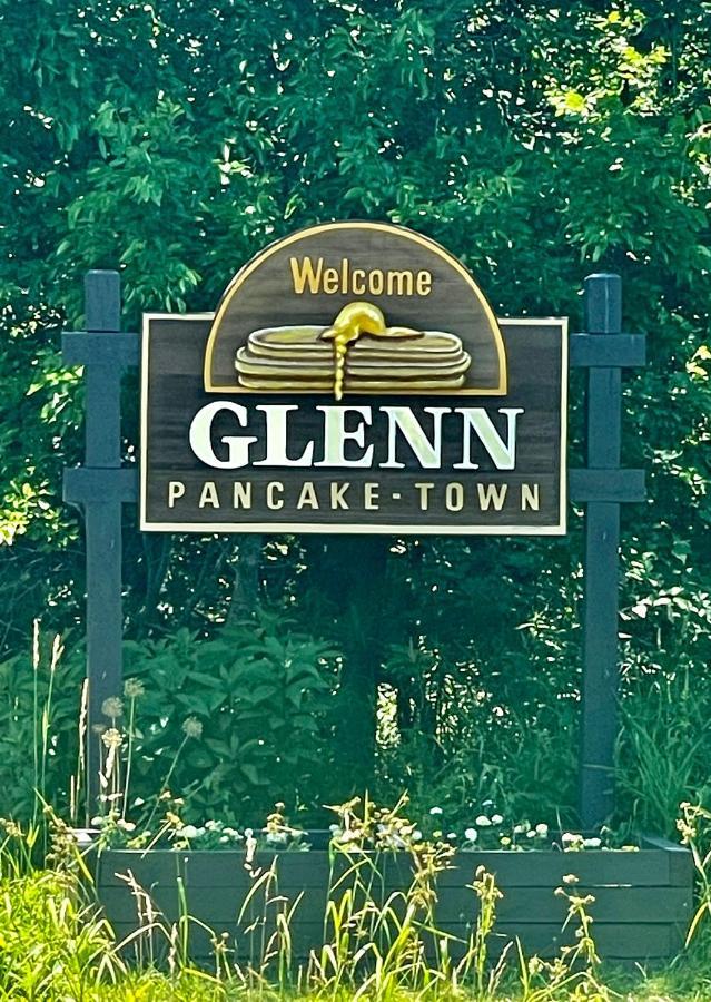 The Charming Glenn Cottage! Walk To Lake Michigan! Fennville 外观 照片