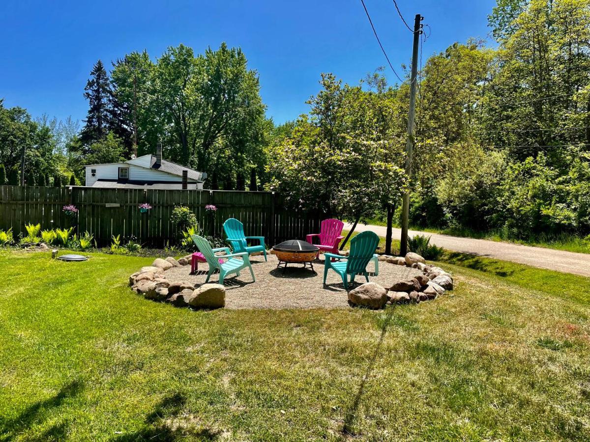 The Charming Glenn Cottage! Walk To Lake Michigan! Fennville 外观 照片